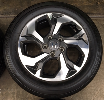 แม็กป้ายแดง HONDA BR-V ขอบ16 พร้อมยางป้ายแดง Bridgestone 195-60-16 ปี 17