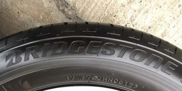 ยางป้ายแดง Bridgestone 195-60-16 ปี 17 ยางป้ายแดง Bridgestone 195-60-16 ปี 17