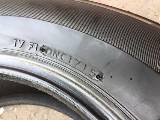 ยาง Firestone 215-60-16 ปี 15 ครบชุด 4 เส้น 3500 สภาพสวยๆไม่มีปะไม่บวมไม่กินข้าง ดอกยางเหลือเยอะเอาไ ยาง Firestone 215-60-16 ปี 15 ครบชุด 4 เส้น 3500 สภาพสวยๆไม่มีปะไม่บวมไม่กินข้าง ดอกยางเหลือเยอะเอาไ