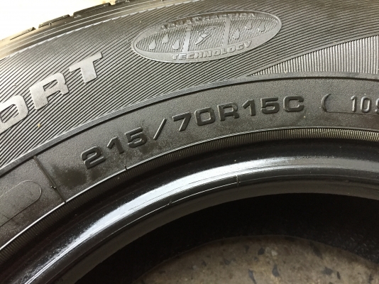 ยาง Goodyear 215-70-15 ปี 17 ครบชุด 4 เส้น 5500 สภาพสวยๆไม่บวมไม่กินข้าง ดอกยางเหลือเยอะเอาไปวิ่งกัน ยาง Goodyear 215-70-15 ปี 17 ครบชุด 4 เส้น 5500 สภาพสวยๆไม่บวมไม่กินข้าง ดอกยางเหลือเยอะเอาไปวิ่งกัน