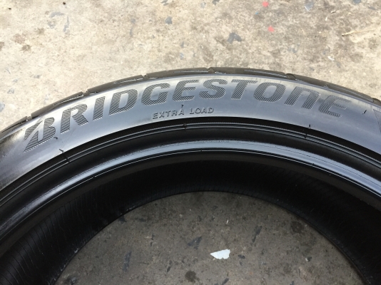 ยาง Bridgstone 225-45-18 ปี 16 ปลายปี ครบชุด 4 เส้น 5500 สวยๆไม่ไม่บวมไม่กินข้างดอกยางเหลือเยอะเอาไป ยาง Bridgstone 225-45-18 ปี 16 ปลายปี ครบชุด 4 เส้น 5500 สวยๆไม่ไม่บวมไม่กินข้างดอกยางเหลือเยอะเอาไป
