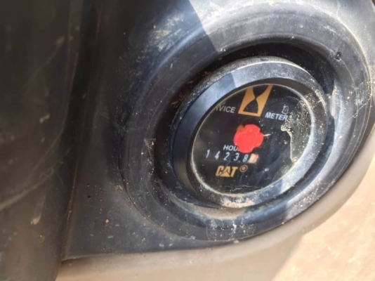 ขาย 935,000 บาท CATTERPILAR 320C ทำงาน 14,xxx ชม. เครื่องดี ปั้มแรง โช่หนา เอวแน่น ไฟฟ้าครบ แอร์เย็น เอกสารอินวอยท์  รถอยู่ จ.สุรินทร์ โทร&amp;ไอดีไลน์ 0610710295