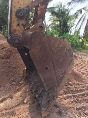 ขาย 935,000 บาท CATTERPILAR 320C ทำงาน 14,xxx ชม. เครื่องดี ปั้มแรง โช่หนา เอวแน่น ไฟฟ้าครบ แอร์เย็น เอกสารอินวอยท์  รถอยู่ จ.สุรินทร์ โทร&amp;ไอดีไลน์ 0610710295