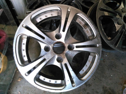 แม็ก15นิ้ว4รู114ขายถูก4วง2000บาทงดต่อ