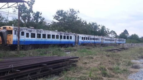 ขายกิโลละ 25 บาท ตู้ขบวนรถไฟมี 292 ขบวน ตามสภาพ ใหม่และเก่า เหมาะสำหรับท่านที่จะเอาไปตกแต่ง รีสอทร์ โรงแรม สวนการแสดง ราคาถูก  สินค้าอยู่  ชลบุรี โทร&amp;ไอดีไลน์  0610710295