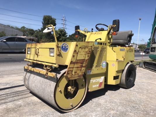 รถบดสั่นสะเทือน SAKAI TW350 เครื่อง ISUZU FROM JAPAN สนใจติดต่อ 063-9316985 ID LINE : 0639316985 ครับ