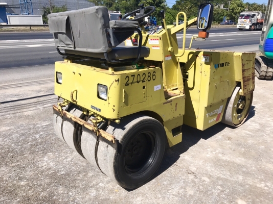 รถบดสั่นสะเทือน SAKAI TW350 เครื่อง ISUZU FROM JAPAN สนใจติดต่อ 063-9316985 ID LINE : 0639316985 ครับ