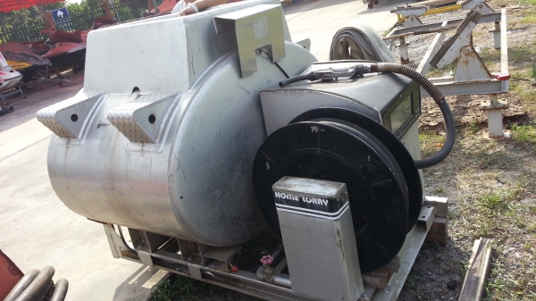 ขายถังน้ำมันอลูมิเนียมใบใหญ่ เก่าญี่ปุ่น ขนาดประมาณ 1,000 ลิตร 1.5 &times;1.9 เมตร ไฟ DC 12 V