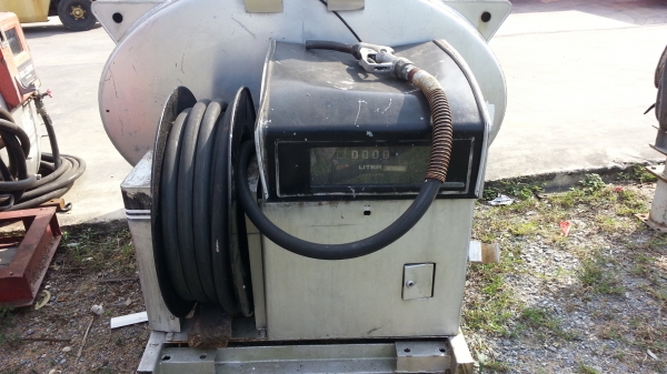 ขายถังน้ำมันอลูมิเนียมใบใหญ่ เก่าญี่ปุ่น ขนาดประมาณ 1,000 ลิตร 1.5 &times;1.9 เมตร ไฟ DC 12 V