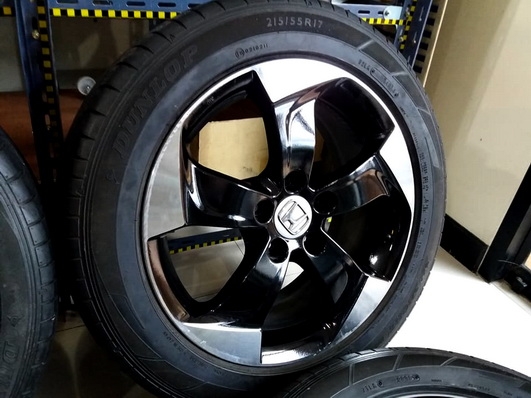 5รู114 ใส่ฮอนด้า โตโยต้า และรุ่นอื่นๆยาง Dunlop 225 55 17 ปี14และ15 ดอกเต็มสวย ราคาต่อรองได้ ตจว มีบ