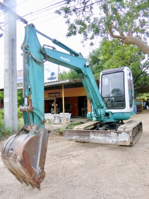 KOMATSU 40-7 ขนาดPC-40  <มีVDOให้ชม> รถเก่านอกแท้มีเอกสาร☎️ติดต่อ 085-5632278 <ราคาต่อรองได้>
