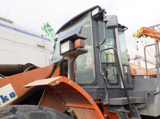 ขายรถตัก ยี่ห้อ HITACHI รุ่น ZW220