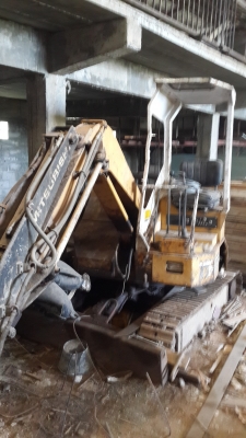 ขายถูก แบคโฮ MITSUBISHI MXR 35 (รถใช้งานปกติ จอดใว้)  ด่วน 081-1841924