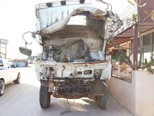 ขาย10ล้อสองเพลารถเกิดเหตุชนบนFM1JNRDปี47เกียร์อีตัน245แรงเครื่องติดดีราคาต่อรอง