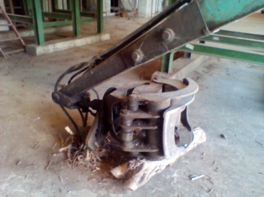 Komatsu 75 UU พร้อมตัวคีบไม้ เครื่องดี ช่วงล่างดี รถใช้งานปกติ