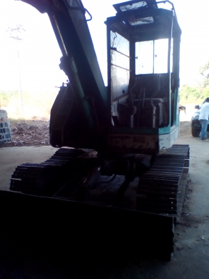 Komatsu 75 UU พร้อมตัวคีบไม้ เครื่องดี ช่วงล่างดี รถใช้งานปกติ