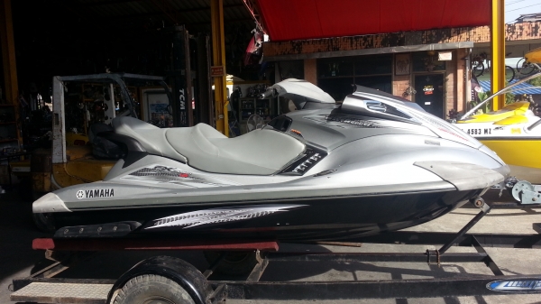 ขายเจ็ตสกี fx 1800 ซุปเปอร์ชาร์จ เรือ 79 ชม. ปี 2009 เซอร์วิสชุดใหญ่แล้ว ไม่รวมเทลเลอร์