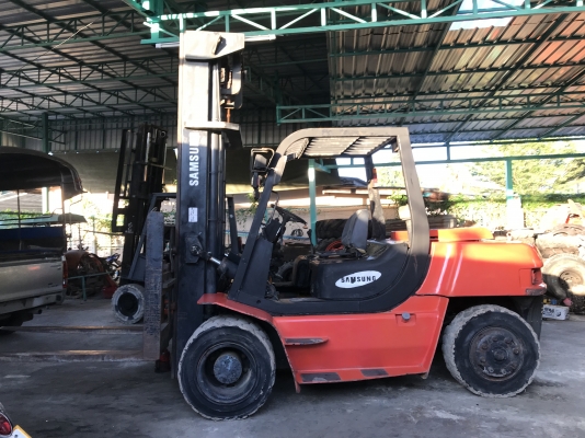 ขายรถโฟรคลิฟ6.8ตันดีเชล เครื่องสวนแน่นมากๆ เก่านอก. สวย น่าใช้ครับ