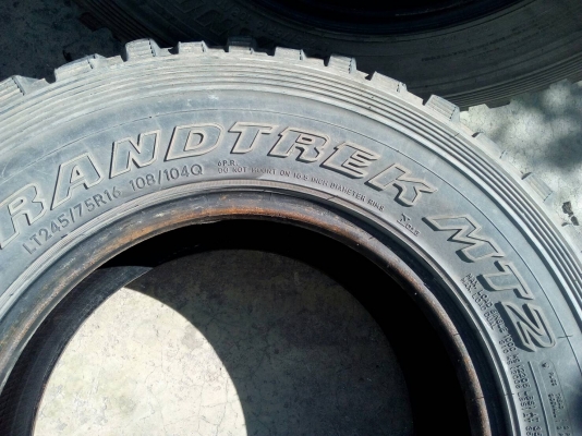 245/75R16   DUNLOP GRANDTREK M/T-2   มี 3 เส้น สวยหนา  โทร.081-427-3941  ไอดีไลน์ 0814273941