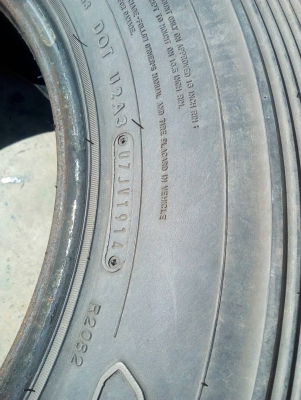 245/75R16   DUNLOP GRANDTREK M/T-2   มี 3 เส้น สวยหนา  โทร.081-427-3941  ไอดีไลน์ 0814273941