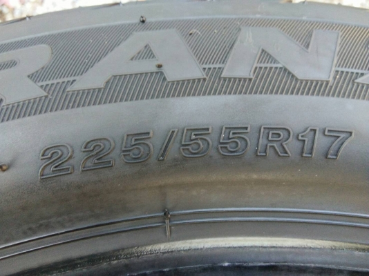ขายยาง225/55R17 บริดจสโตน รันแฟลต ปี16 ดอกยางหนาสวยสดไม่มีปะ จำนวน 1 ชุด ขายยาง225/55R17 บริดจสโตน รันแฟลต ปี16 ดอกยางหนาสวยสดไม่มีปะ จำนวน 1 ชุด