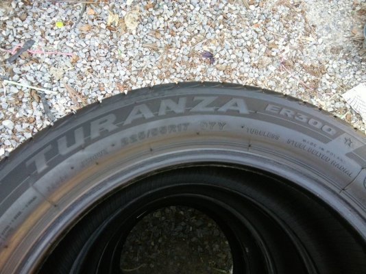 ขายยาง225/55R17 บริดจสโตน รันแฟลต ปี16 ดอกยางหนาสวยสดไม่มีปะ จำนวน 1 ชุด