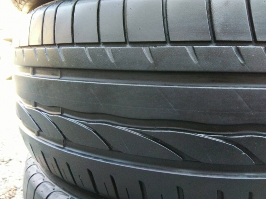 ขายยาง225/55R17 บริดจสโตน รันแฟลต ปี16 ดอกยางหนาสวยสดไม่มีปะ จำนวน 1 ชุด