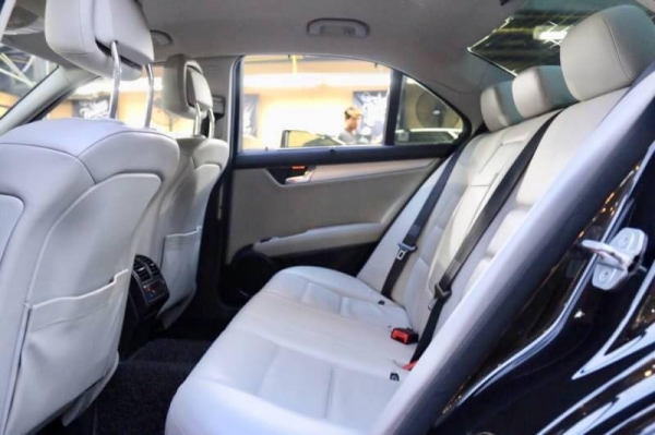Benz C250 Cgi 1.8turbo ปี2011
