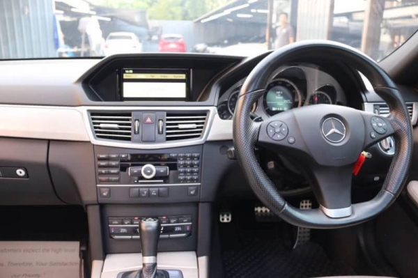 Benz w212 E250 AMG Package ปี2011