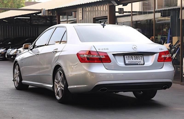 Benz w212 E250 AMG Package ปี2011