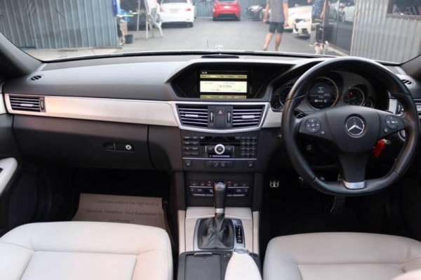 Benz w212 E250 AMG Package ปี2011