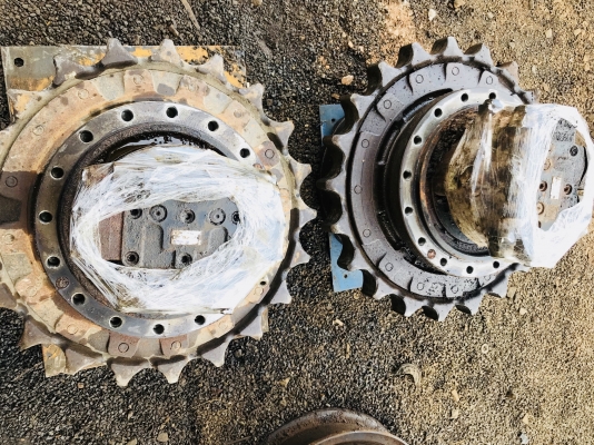 ขาย มอเตอตัวเดิน CAT320D 1คู่ สภาพสวยใช้งานน้อย