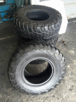 ยาง 33 นิ้ว Kumho MT 33-12.5-15 สิ้นปี12 สวยๆ 1ชุด
