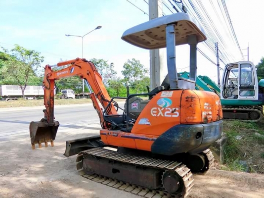 ขายรถขุด ยี่ห้อ: HITACHI แบบ: EX-25 ราคา 285,000 บาท (ต่อรองได้)   เครื่อง3สูบ ช่วงล่างแน่น100\% แทรกเหล็ก รถเก่านอกแท้ญี่ปุ่น  มีเอกสารใบอินวอย ไม่เคยใช้งานในไทย100\% รถพร้อมใช้งาน สนใจติดต่อ : โทร 099-907-9273 กิ๊ก กมลชนก , โทร 099-907-3356 ช่างบัง