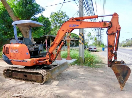 ขายรถขุด ยี่ห้อ: HITACHI แบบ: EX-25 ราคา 285,000 บาท (ต่อรองได้)   เครื่อง3สูบ ช่วงล่างแน่น100\% แทรกเหล็ก รถเก่านอกแท้ญี่ปุ่น  มีเอกสารใบอินวอย ไม่เคยใช้งานในไทย100\% รถพร้อมใช้งาน สนใจติดต่อ : โทร 099-907-9273 กิ๊ก กมลชนก , โทร 099-907-3356 ช่างบัง