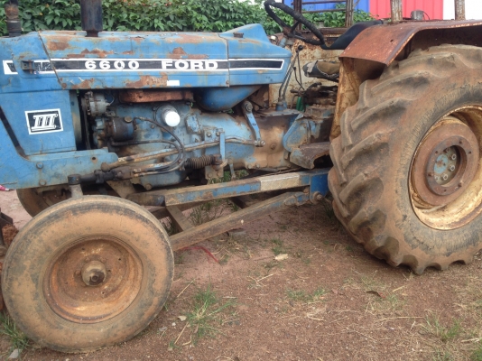 ขายรถไถFord68สภาพสวยพร้อมใช้ติดต่อ อ๊อฟ พิจิตร 086-737-9991
