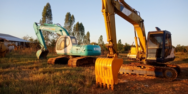 ขาย KOBELCO SK200-5 ธรรมดา เจ้าของขายเอง ปั้มแรง เครื่องดี ไฟฟ้าครบ เอกสารเล่มทะเบียน ราคา585,000 บาท สนใจโทร0895770265
