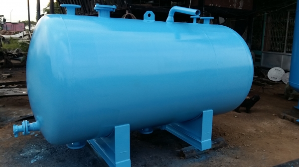 ขาย ถังลม ถังแรงดัน 2500ลิตร สวยพร้อมใช้ค่ะ