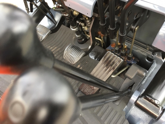 ขายรถโฟล์คลิฟท์ตักยางพาราตักทะลายปาล์ม