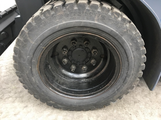 ขายรถโฟล์คลิฟท์ตักยางพาราตักทะลายปาล์ม