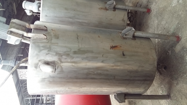 ขาย ถังกวนสแตนเลส 500ลิตร พร้อมใช้ค่ะ