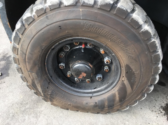 ขายรถโฟล์คลิฟท์ตักยางพาราตักทะลายปาล์ม