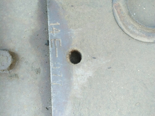 ขายหัวเจาะ TNB 14 เก่านอก  สลัก 80 มิล ซอกแขน 34 เซน ใช้สำหรับรถขุด 200 ขายราคา150,000 บาท