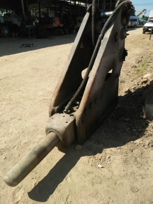ขายหัวเจาะ TNB 14 เก่านอก  สลัก 80 มิล ซอกแขน 34 เซน ใช้สำหรับรถขุด 200 ขายราคา150,000 บาท