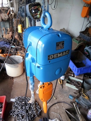 รอกไฟฟ้ามือสอง DEMAGขนาด 2 ตัน ไฟ 380 V. โซ่ เข้ามาใหม่ 5 ตัว เหลืออีกแค่ 4 ตัวเท่านั้นครับราคาไม่แร