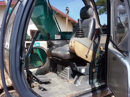 ขายรถขุดนำเข้าจากประเทศญี่ปุ่น kobelco sk 60-2 สนใจติดต่อสอบถาม 092-3309229 อีด