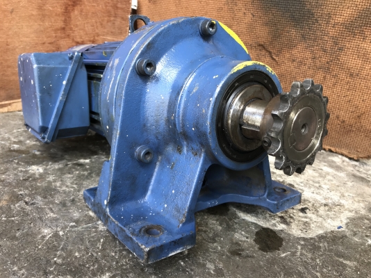 ขายมอเตอร์เกียร์ Cycro drive Sumitomo 2HP. 380V อัตราทด 1:43 มีระบบเบรคในตัว สภาพสวยมาก หมุนนิ่ม พร้อมใช้งาน ขายมอเตอร์เกียร์ Cycro drive Sumitomo 2HP. 380V อัตราทด 1:43 มีระบบเบรคในตัว สภาพสวยมาก หมุนนิ่ม พร้อมใช้งาน