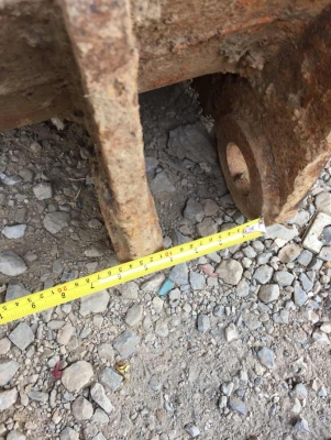 ขายตัวครีบไม้วัสดุ และบุ้งกี้ขุด ร่องน้ำ