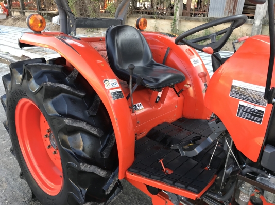 ขายL4708DT พร้อมใบดันดิน+ผาน6ช้าง รถ644ชั่วโมงราคา425000฿ โทร0620406779