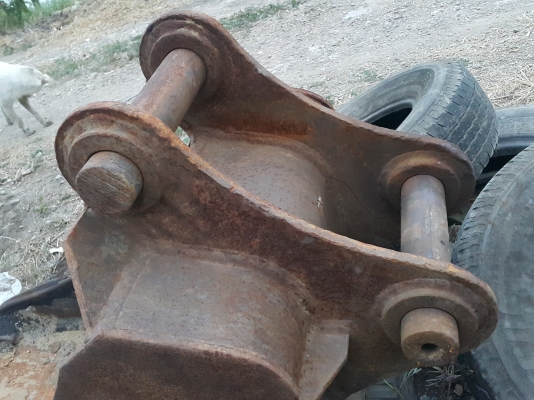 ส่งลูกค้า จ.แพร่ เรียบร้อยแล้ว บุ้งกี๋ CAT E120 ขายพร้อมสลัก บุ้งกี๋ขุดวางท่อ ของเก่านอกนำเข้า ยังไม่เคยใช้งานในไทย